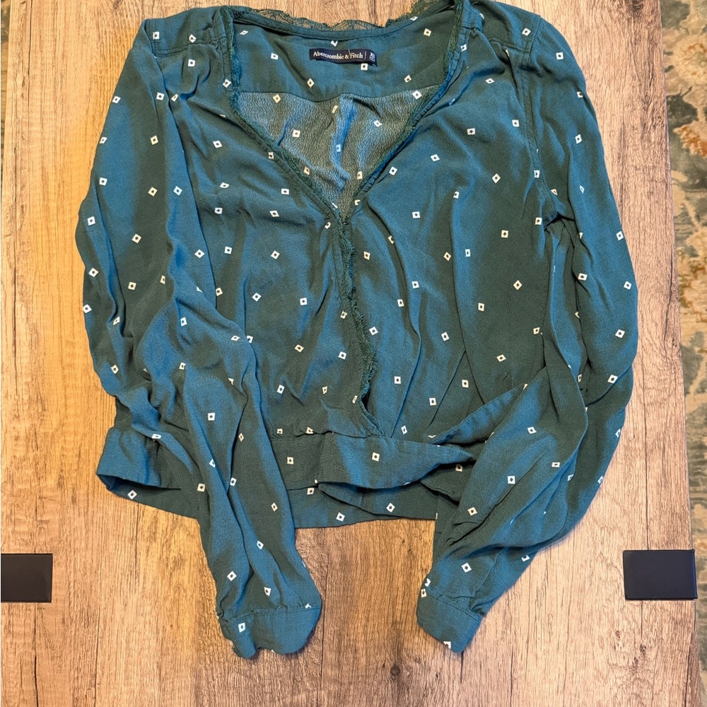 Abercrombie & Fitch Green Lace Trim Tie Front Blouse XS